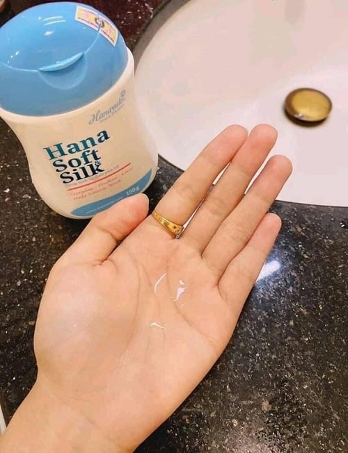 Dung dich ve sinh phu nu Hana Soft Silk